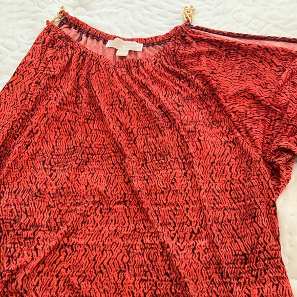 Top - Picture 2 of 3